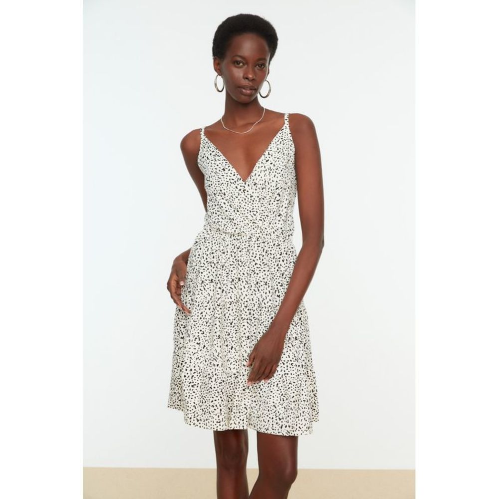 NWT Trendyol Women Regular fit Knit Dress